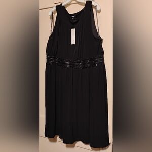 Black Cocktail Dress 1X Formal Sleeveless Feminine Comfortable and Lightweight.